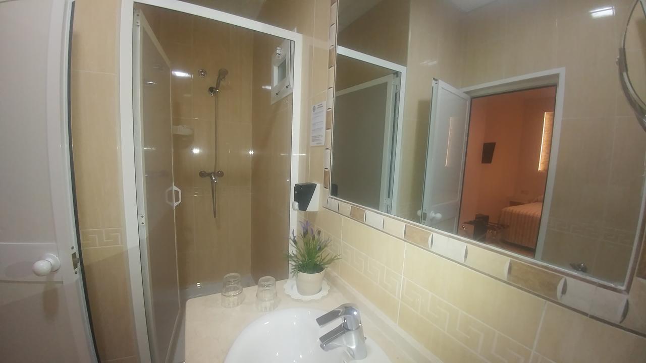 Hostal Paris San Fernando Extérieur photo